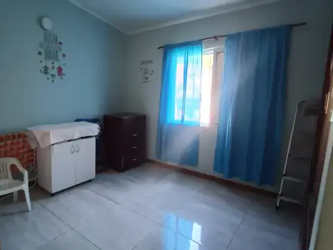 Casa 7 ambientes con 2 baños