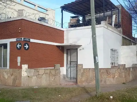 Casa en Venta en Azcuenaga, Rosario