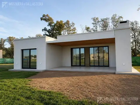 Casa en Venta en Pilar Del Este - Santa Sofia, USD 215.000