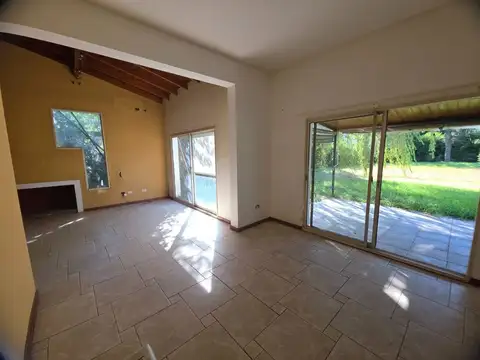 Casa 6 ambientes con 3 baños