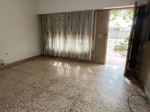 Casa en Alquiler en Hurlingham, $ 1.300.000