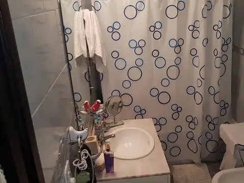 Depto Tipo Casa 4 ambientes con 2 baños