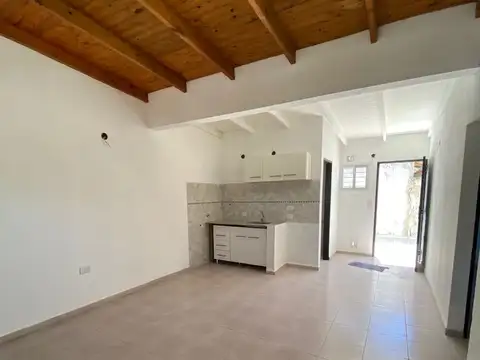 Casa 3 ambientes con 1 baño