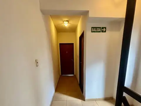 Alvarado 200, Piso 1