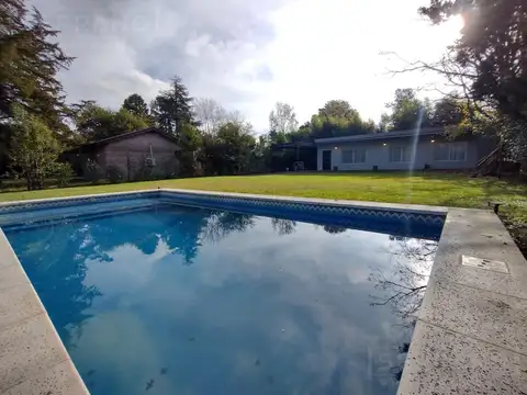 Casa 3 ambientes con 2 baños