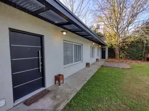 AUR. Venta Casa, 2 dormitorios, 2 baños, pileta, Parque Sakura, Calle M. Cané al 600, Exaltación de la Cruz