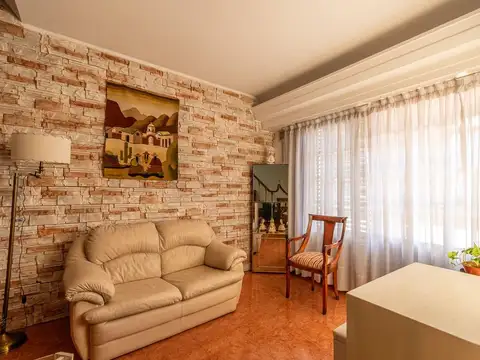 Casa 5 ambientes con 4 baños