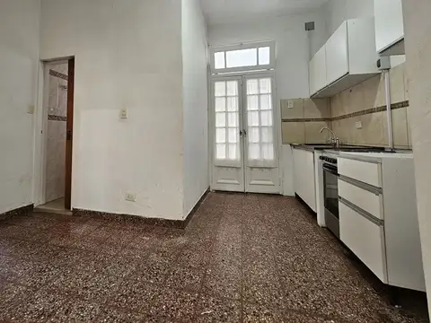 PH al frente, 3 ambientes + 1 ambiente extra (playroom ó quincho) con  terraza propia, sin expensas