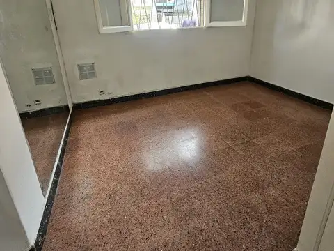 Depto Tipo Casa en Alquiler en José Ingenieros, $ 900.000