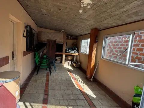 Casa 3 ambientes con 1 baño