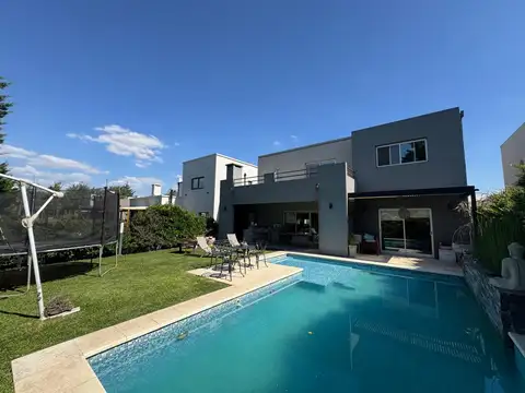 Atahualpa 5, B1738 La Reja