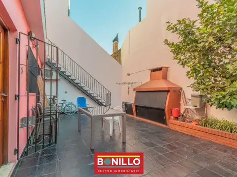 Casa en Alquiler con 1 cochera