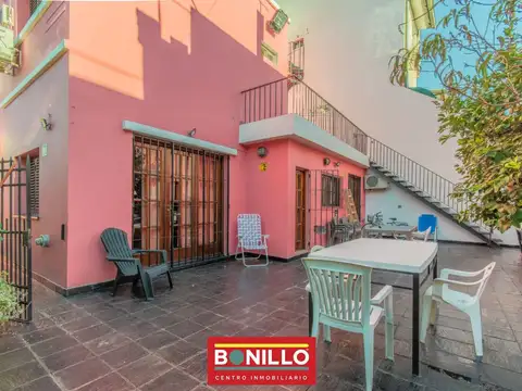 Casa 6 ambientes con 4 baños