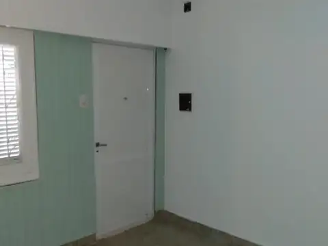 INTERNO UNICO  EN RISSO AL 1700 - NO PH