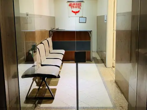 Roque Saenz Peña 832. Edificio Volta. Oficina.Cochera