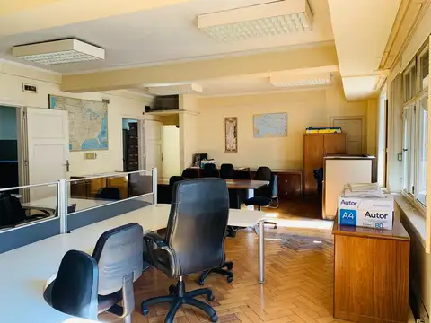 Oficina en Venta 90 años