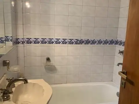 Alquiler  departamento 3 ambientes al frente  en Liniers
