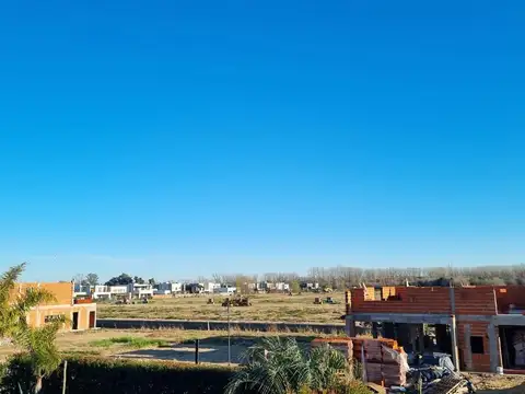 Blvd. de todos los Santos  4300