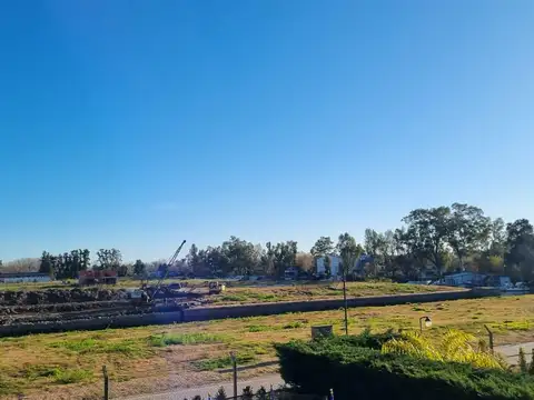 Terreno en venta al rio.  Barrio Náutico-Villa Nueva.
