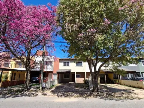 Venta Dúplex 3 dormitorios barrio con seguridad