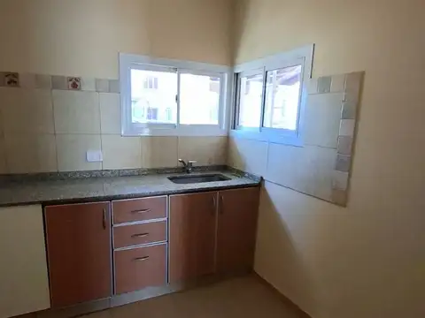 Venta Dúplex 3 dormitorios barrio con seguridad