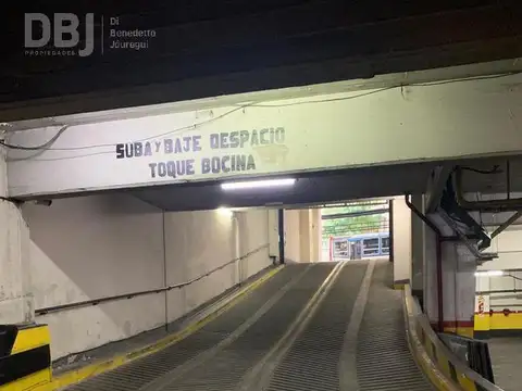 VENTA DE COCHERA EN RECOLETA