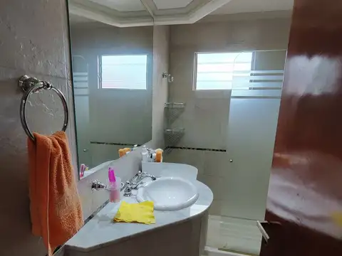 Depto Tipo Casa 4 ambientes con 3 baños