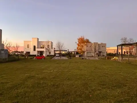 Terreno en Venta 30  mts Fondo