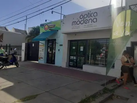 EN VENTA! 2 LOCALES COMERCIALES Y GALPÓN