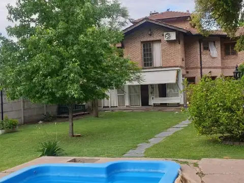 Venta Casa de 4 Ambientes en Parque Leloir