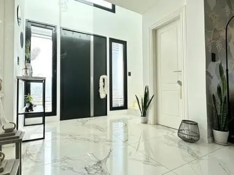 VENTA CASA 5 AMBIENTES BARRIO PRIVADO SANTA RITA