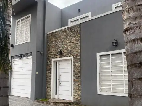 Casa en Venta en Villa Luzuriaga, USD 230.000