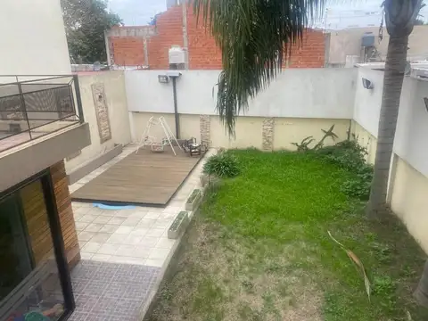 CASA 5 AMB. EXCELENTE ESTADO
