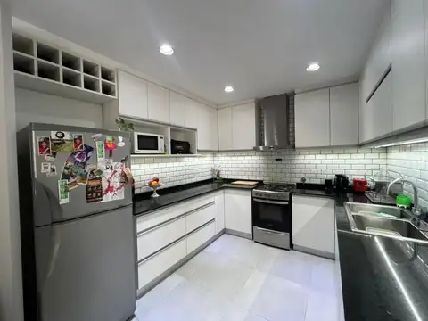 Casa en Venta con 4 cocheras