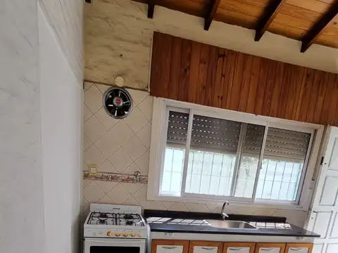 Casa 3 ambientes con 1 baño