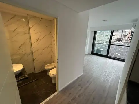 A ESTRENAR MONOAMBIENTE AL FRENTE CON BALCON