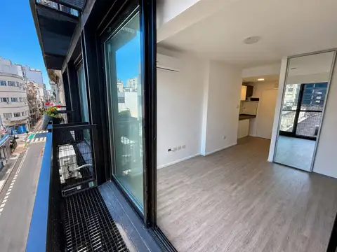 A ESTRENAR MONOAMBIENTE AL FRENTE CON BALCON