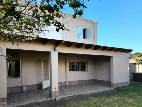 CASA MAS 2 DEPTOS.  B° 23 DE OCTUBRE. RIVADAVIA
