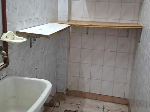 Local Comercial Sin Expensas – San Luis y Anchorena