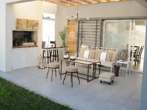 Casa en Venta en Pilar del Este - Santa Guadalupe, USD 119.000