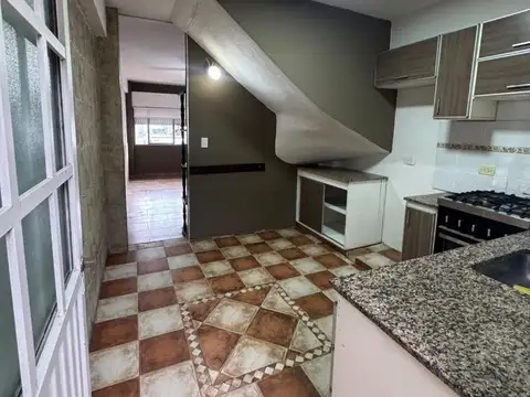 Depto Tipo Casa en Alquiler de 2 dormitorios