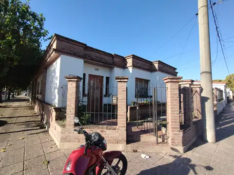 Casa en venta de 4 dormitorios en Sargento Cabral