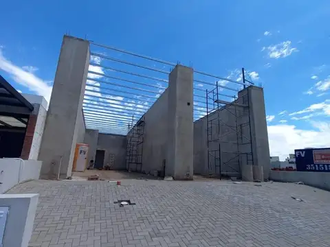 VENDO LOCAL EN DOCTA BOULEVARD 120 M2