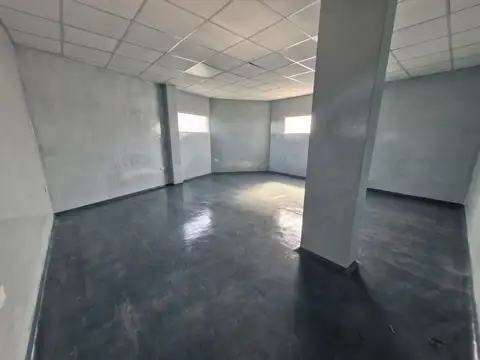 Oficina 4 ambientes con 1 baño