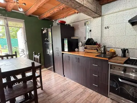 Casa 5 ambientes con 2 baños