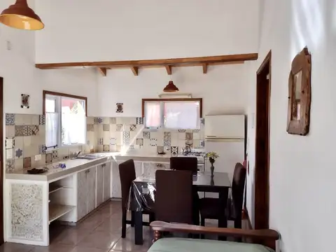Complejo en PH compuesto por dos cabañas ya edificadas y planos aprobados para edificar dos cabañas más.