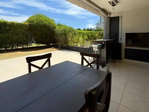 AV DE LOS LAGOS 3100