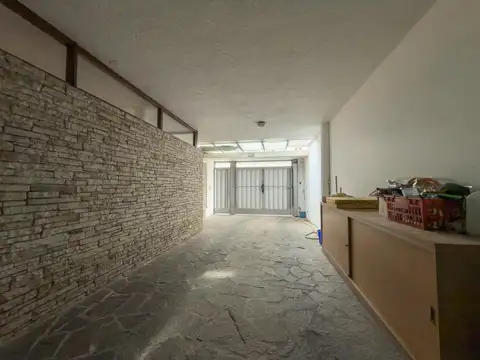 Casa 6 ambientes con 3 baños