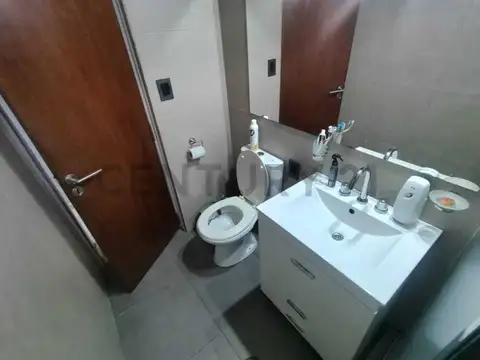 CASA | 4 AMBIENTES | PILETA | RECICLADA | COCHERA CUBIERTA | FISHERTON