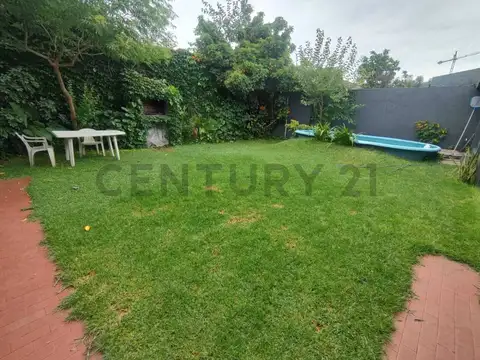 CASA | 4 AMBIENTES | PILETA | RECICLADA | COCHERA CUBIERTA | FISHERTON